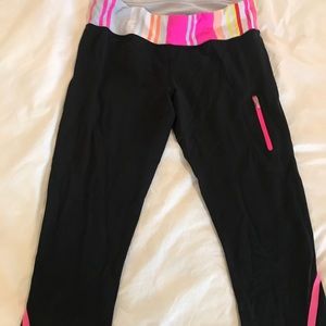 Fun lululemon crops sz 6